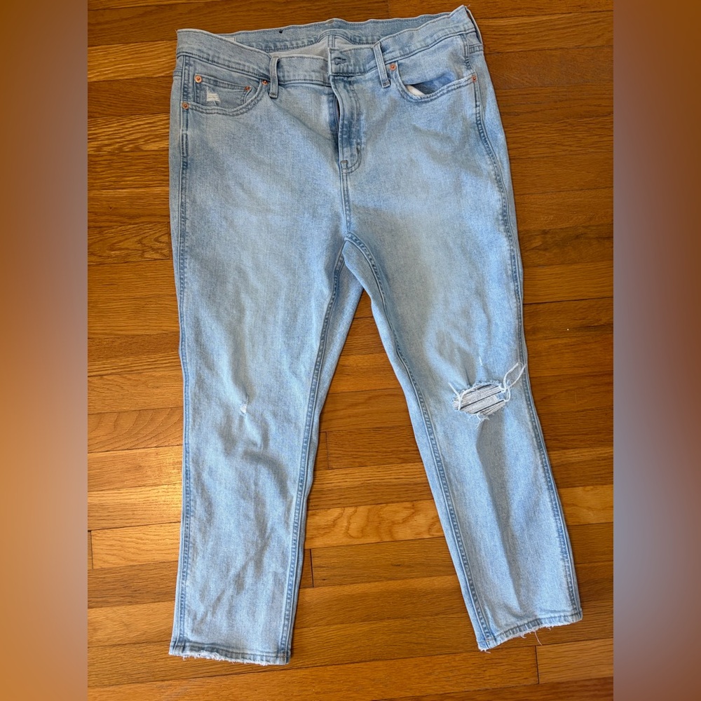 Gap Slim Mid-Rise women’s jeans. 18r/34. BRAND NEW